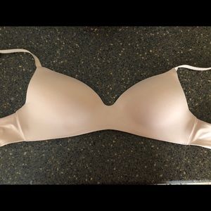 VS wireless tshirt bra 34D